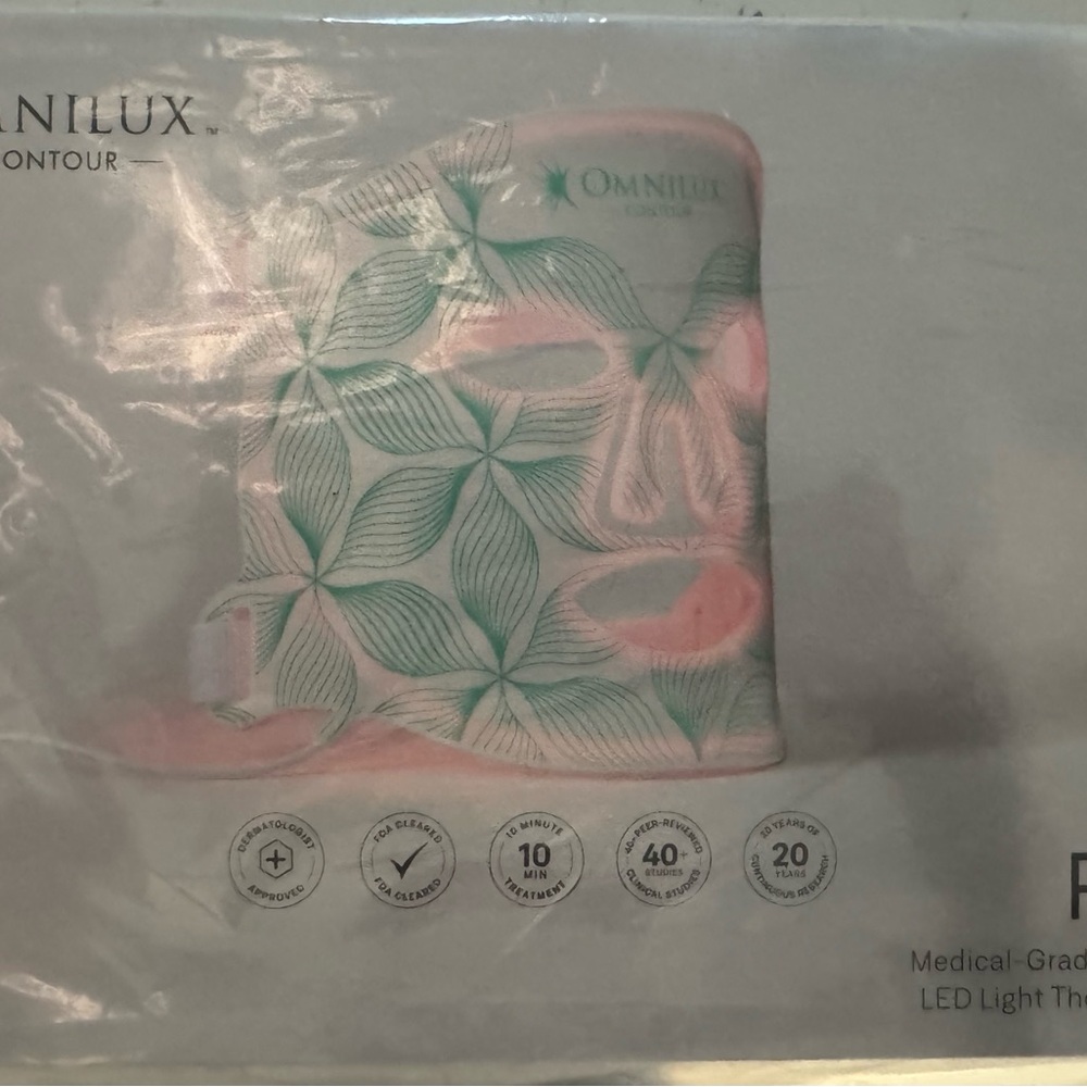 Omnilux LED Light Therapy Medical Mask